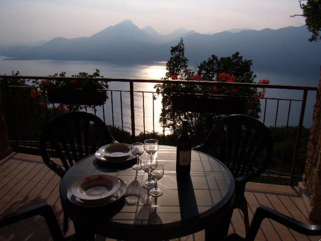La Casa Di Pericle Aparthotel Brenzone sul Garda Exterior foto